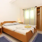 Apartments By The Sea Zuljana, Peljesac - 10218 Lägenhet Žuljana
